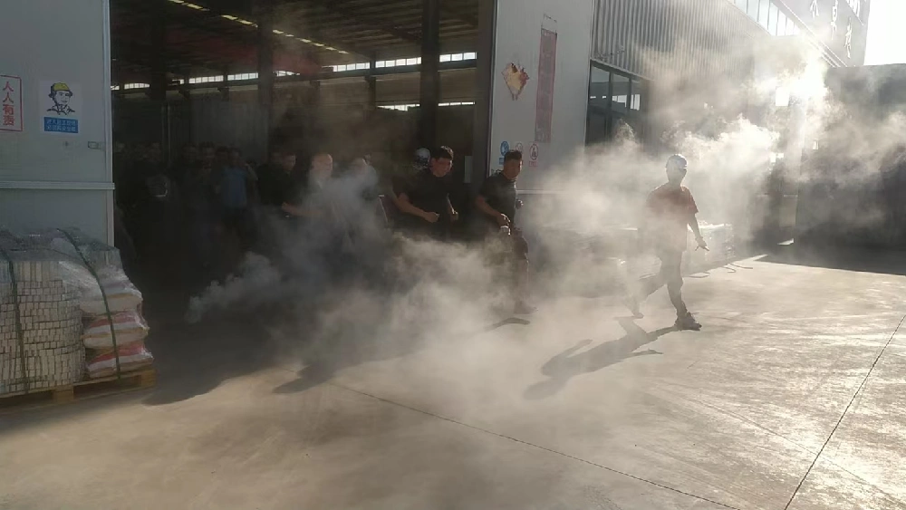 Foretag sikkerhedstræning og flugtøvelser for at befæste forsvarslinjen for produktionssikkerhed